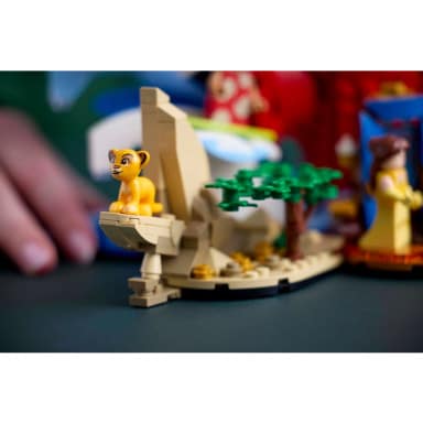 LEGO 21352 Ideas Magia Disneya – zdjęcie