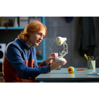 LEGO 21357 Ideas Disney Pixar Luxo Jr. – zdjęcie