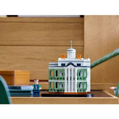 LEGO 40521 Disney Miniaturowa nawiedzona rezydencja Disneya – zdjęcie
