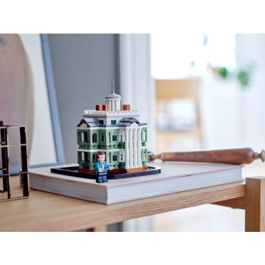 LEGO 40521 Disney Miniaturowa nawiedzona rezydencja Disneya – zdjęcie