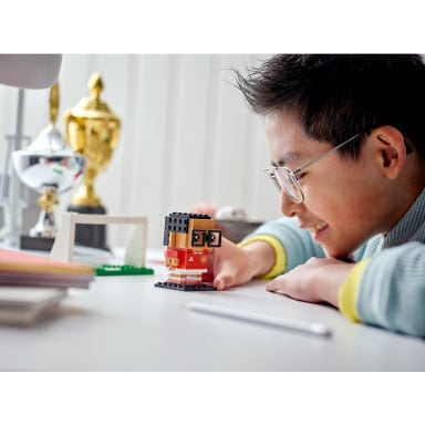 LEGO 40541 BrickHeadz Portret z klocków — Manchester United – zdjęcie