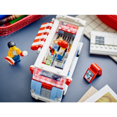LEGO 40681 Icons Food truck retro – zdjęcie