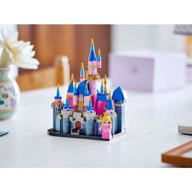 LEGO 40720 Disney Mały zamek Śpiącej Królewny Disneya – zdjęcie