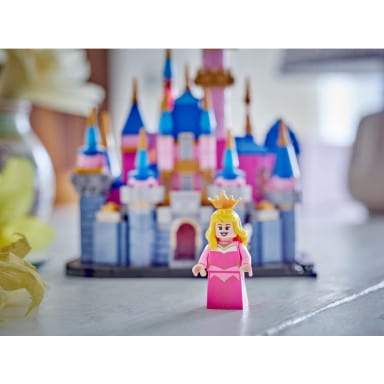 LEGO 40720 Disney Mały zamek Śpiącej Królewny Disneya – zdjęcie