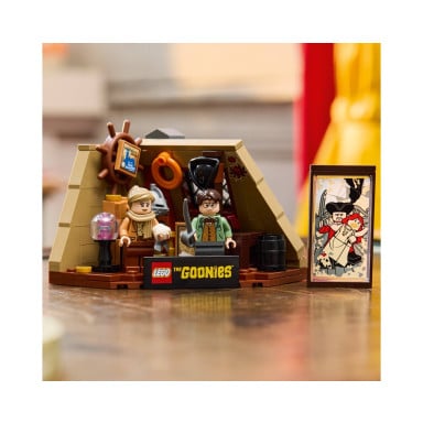 LEGO 40773 Ideas Goonies: strych Walshów – zdjęcie