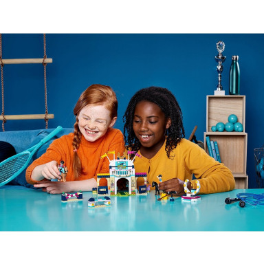 LEGO 41367 Friends Skoki przez przeszkody Stephanie – zdjęcie