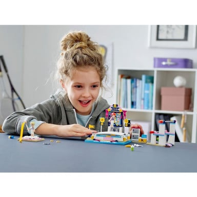 LEGO 41372 Friends Występ gimnastyczny Stephanie – zdjęcie