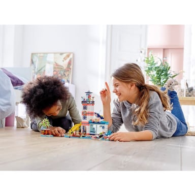 LEGO 41380 Friends Centrum ratunkowe w latarni morskiej – zdjęcie