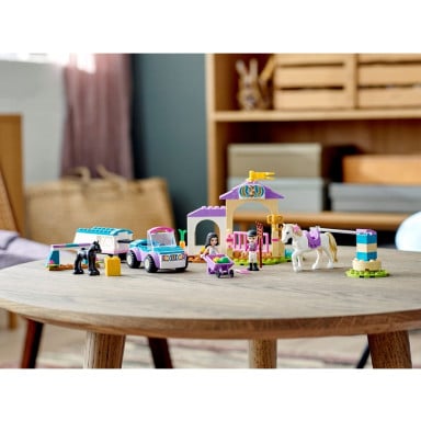 LEGO 41441 Friends Szkółka jeździecka i przyczepa dla konia – zdjęcie