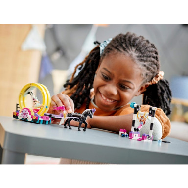 LEGO 41686 Friends Magiczna akrobatyka – zdjęcie