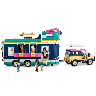 LEGO 41722 Friends Przyczepa na wystawę koni – zdjęcie