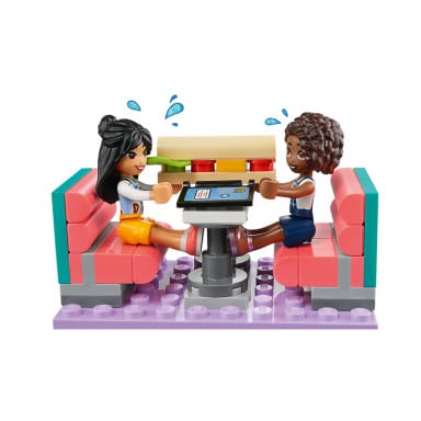 LEGO 41728 Friends Bar w śródmieściu Heartlake – zdjęcie