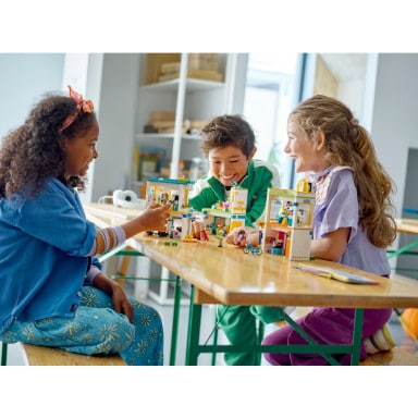 LEGO 41731 Friends Międzynarodowa szkoła w Heartlake – zdjęcie