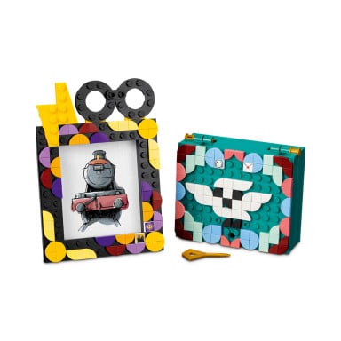 LEGO 41811 DOTS Zestaw na biurko z Hogwartu – zdjęcie