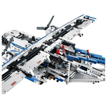 LEGO 42025 Technic Samolot transportowy – zdjęcie