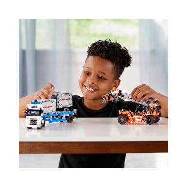 LEGO 42062 Technic Plac przeładunkowy – zdjęcie