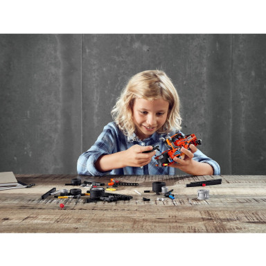 LEGO 42104 Technic Ciężarówka wyścigowa – zdjęcie