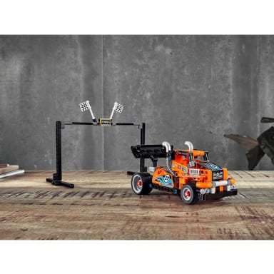 LEGO 42104 Technic Ciężarówka wyścigowa – zdjęcie