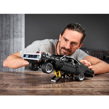 LEGO 42111 Technic Dom’s Dodge Charger – zdjęcie