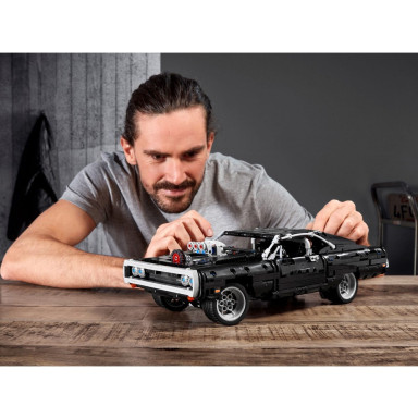 LEGO 42111 Technic Dom’s Dodge Charger – zdjęcie