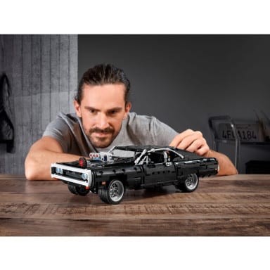LEGO 42111 Technic Dom’s Dodge Charger – zdjęcie