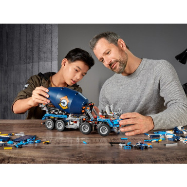 LEGO 42112 Technic Betoniarka – zdjęcie