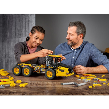 LEGO 42114 Technic Wozidło przegubowe Volvo 6×6 – zdjęcie