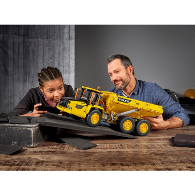 LEGO 42114 Technic Wozidło przegubowe Volvo 6×6 – zdjęcie