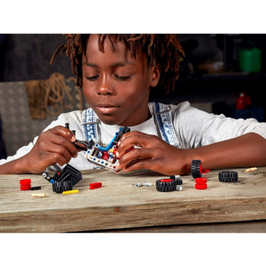 LEGO 42116 Technic Miniładowarka – zdjęcie