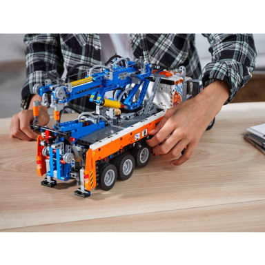 LEGO 42128 Technic Ciężki samochód pomocy drogowej – zdjęcie