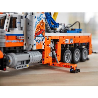 LEGO 42128 Technic Ciężki samochód pomocy drogowej – zdjęcie