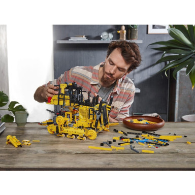 LEGO 42131 Technic Sterowany przez aplikację buldożer Cat D11 – zdjęcie