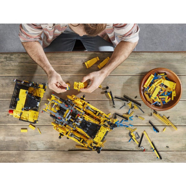 LEGO 42131 Technic Sterowany przez aplikację buldożer Cat D11 – zdjęcie