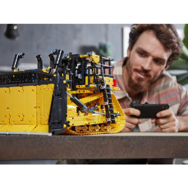 LEGO 42131 Technic Sterowany przez aplikację buldożer Cat D11 – zdjęcie