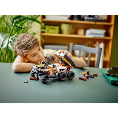 LEGO 42139 Technic Pojazd terenowy – zdjęcie