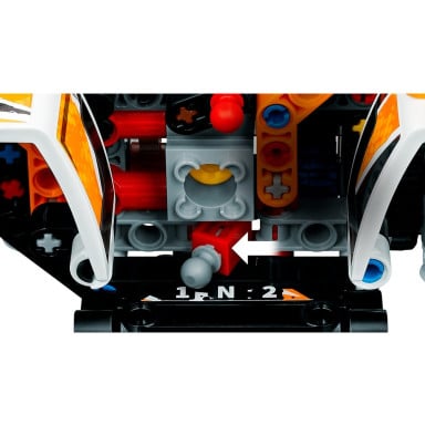 LEGO 42139 Technic Pojazd terenowy – zdjęcie