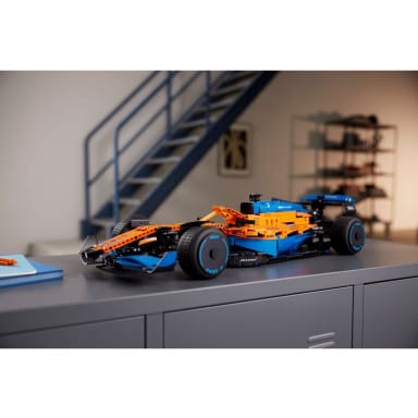 LEGO 42141 Technic Samochód wyścigowy McLaren Formula 1 – zdjęcie