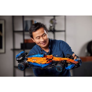 LEGO 42141 Technic Samochód wyścigowy McLaren Formula 1 – zdjęcie