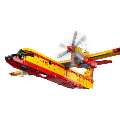 LEGO 42152 Technic Samolot gaśniczy – zdjęcie