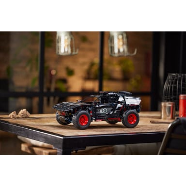 LEGO 42160 Technic Audi RS Q e-tron – zdjęcie