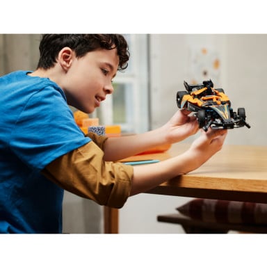 LEGO 42169 Technic NEOM McLaren Formula E Race Car – zdjęcie