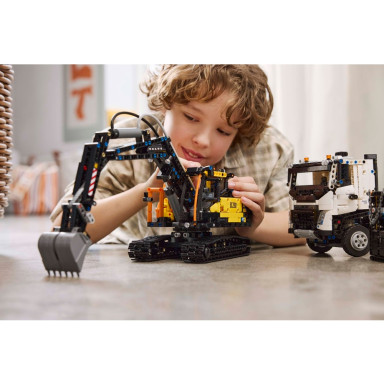 LEGO 42175 Technic Ciężarówka Volvo FMX i koparka EC230 Electric – zdjęcie