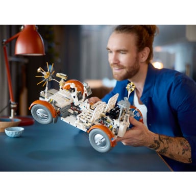 LEGO 42182 Technic NASA Apollo — pojazd LRV – zdjęcie