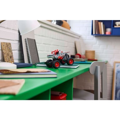 LEGO 42200 Technic Monster Jam ThunderROARus z napędem typu pull-back – zdjęcie