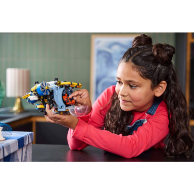 LEGO 42201 Technic Badawcza łódź podwodna – zdjęcie