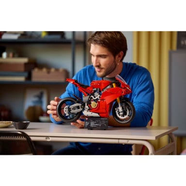 LEGO 42202 Technic Motocykl Ducati Panigale V4 S – zdjęcie
