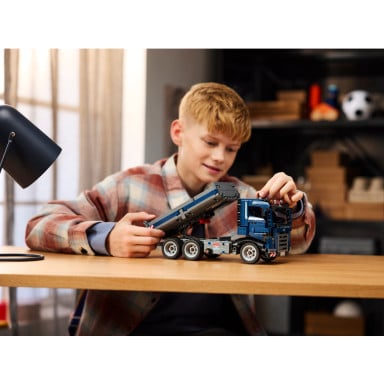 LEGO 42203 Technic Wywrotka z przechylaną skrzynią – zdjęcie