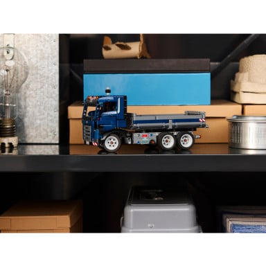 LEGO 42203 Technic Wywrotka z przechylaną skrzynią – zdjęcie