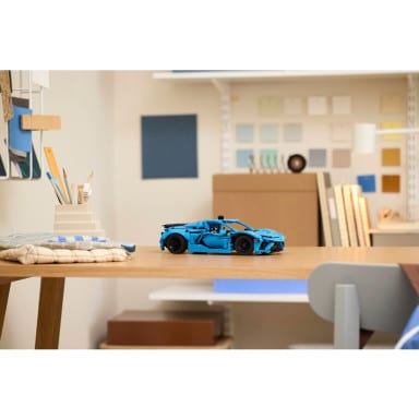 LEGO 42217 Technic Niebieski Chevrolet Corvette Stingray – zdjęcie