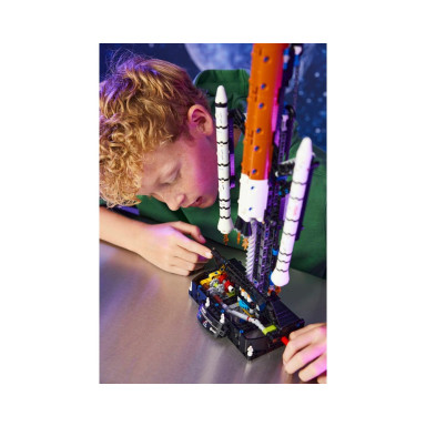 LEGO 42221 Technic Rakieta SLS NASA Artemis – zdjęcie